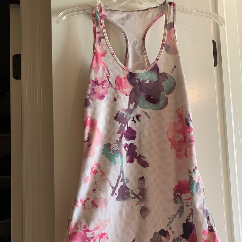 Lululemon tank